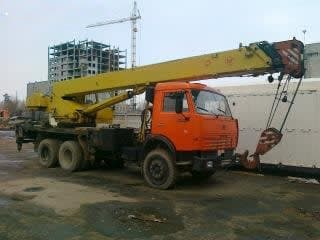 32 tonnali yuk mashinasi