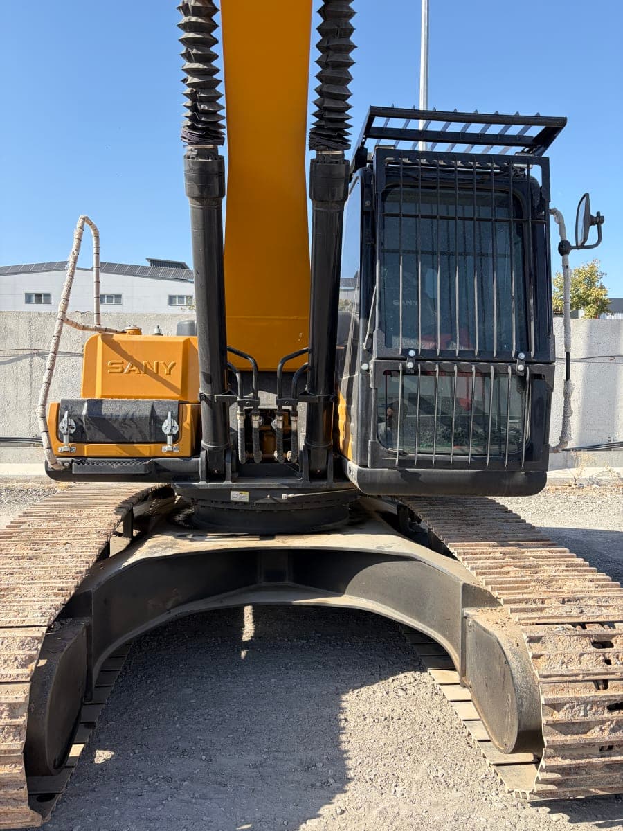 Ekskavator gusenichniy Sany 235 - 1